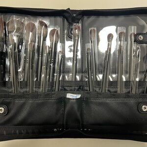 Morphe 20-Piece Brush Collection with Black Case
